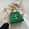 Bolsa Pequena Quadrada Trapezoidal Feminina Verão Cor Sólida Nicho Versátil Transversal 2023 Nova Moda Trava Corrente Bolsa Feminina