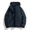 Jaqueta três em um com forro de fleece, confortável, quente, moderna, fashion, versátil, personalizável com estampa, unissex, para lazer ao ar livre
