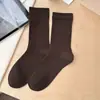 Calcetines blancos para mujer hechos de algodón peinado, absorbentes del sudor, calcetines de media pantorrilla sin costuras, color liso, calcetines simples apilados con parte superior suelta, calcetines para el posparto de mujer