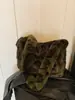 Bolso Peludo Súper Popular con Estampado de Leopardo de Gran Capacidad para Mujer, Nuevo Bolso de Hombro Cruzado Peludo de Moda Otoño e Invierno 2026