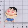 Pequeños Accesorios de Resina de Shin-Chan de Dibujos Animados Pegamento Cremoso Imanes para Nevera DIY Pinzas para el Cabello Vasos de Agua Pegatinas para Papelería Venta al por Mayor