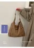 Bolsa Tote Suede Moda Coreana Estilo Nicho Retro Outono 2026 para Mulheres, Bolsa de Ombro Transversal de Grande Capacidade