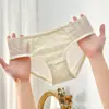 Ropa Interior de Seda de Hielo para Mujer Encaje Puro Deseo Cintura Media Cadera Transpirable Sexy Hueco Algodón Puro Entrepierna Bacteriostática Menos Bragas para Mujer