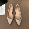 Sapatos Femininos 2026 Novo Estilo Bico Fino Corte Lateral Cor Nude Salto Escondido, Sapatos de Comutação Fashion e Deslumbrantes em Couro Envernizado de Boca Rasa