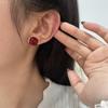 Exquisitos y Pequeños Pendientes Geométricos Simples de Esmalte Rojo Tendencia de Moda Sentido Avanzado Pendientes Dulces Frescos Explosiones