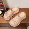 Sapatos de sola grossa EVA com buracos Sapatos de altura alta Roupas femininas Verão Novas sandálias e chinelos de praia Baotou Sapatos com sensação de merda Sapatos de jardim