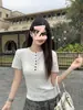 Tricô de Manga Curta 2026 Novo Verão Peça de Sobrepor Slim Fit Camiseta Branca para Mulheres Início da Primavera Estilo Coreano Roupa Top Tamanho Único
