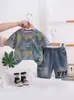 2026 Nuevo Traje de Verano para Niños Ropa Nueva de Niños Verano Manga Corta Pantalones Cortos de Moda Niños Mayoreo Comercio Exterior