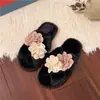 Novas pantufas quentes florais de outono e inverno para usar em casa, com tiras, versáteis e confortáveis para uso doméstico, pantufas de algodão doces e femininas para mulheres