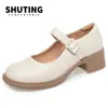 Sapatos de Couro Femininos Outono Novo Salto Grosso Bico Redondo Moda Macios Confortáveis Sapatos de Uma Sola Sapatos de Uma Sola Femininos Primavera e Outono