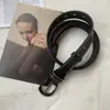 Cinturón Hueco sin Hebilla, Cinturón Vintage Rojo de Piel Genuina con Costuras, Moderno y Versátil para el Trabajo, Cinturón Unisex