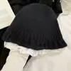 Gorro de punto con borde de encaje para mujer, otoño e invierno, sombrero de pescador dulce, cálido, versátil, hace que la cara se vea más pequeña, sombrero de pescador de punto