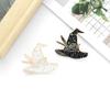 Broche de aleación con forma de sombrero de bruja, diseño monótono creativo de dibujos animados, joyería con personalidad, broche para ropa que combina con todo.