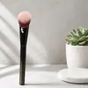 Brocha de Maquillaje Cangzhou M65 para Iluminador y Rubor, Cerdas Suaves de Fibra en Ángulo, Brocha de Rubor para Contorno Natural