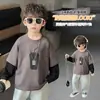 Camiseta Falsa de Duas Peças para Meninos Infantil Primavera e Outono Casual Gola Redonda Camada Base Bebê Manga Longa Versátil Elegante Roupas de Outono t