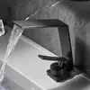 Lavabo de lujo ligero color gris plomo, grifo para lavabo, lavabo de encimera de baño, mueble de baño doméstico, grifo de cascada frío y caliente