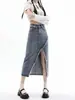 Saia Jeans Feminina de Cintura Alta Emagrecedora com Fenda Lateral Irregular, Borda de Pelo Retro de Primavera, Saia em Linha A de Comprimento Médio