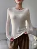 Top base de manga larga de malla negra con cuello semitortuga para mujer, nueva colección de otoño 2026, adecuado para usar en capas o solo, con un look sofisticado