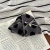 Grampo Triangular de Pelúcia com Bolinhas Outono e Inverno Grampo Tubarão Feminino 2025 Novo Grampo Grande para Cabelo da Parte de Trás Acessórios de Cabelo Outono e Inverno