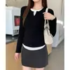 Tiro Real # Camiseta Negra de Manga Larga con Cuello en V Cepillada para Mujer, Diseño Otoño e Invierno, Corte Ajustado, Top para Apilar.