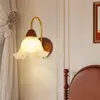 Luminária de Parede para Sala de Estar em Madeira Sólida com Vento Estilo Retrô Francês Flor de Vidro Quente de Alta Qualidade para Quarto, Cabeceira, Corredor