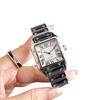 Nuevo en stock carcasa carcasa cara de madre estilo fragancia pequeña reloj para mujer alto valor temperamento decoración de reloj para dama venta al por mayor