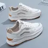 Zapatos de papá blancos con diseño de grulla de origami, zapatillas de running de malla transpirable, zapatillas de mujer ultraligeras con absorción de impactos, zapatos casuales versátiles para la primavera de 2026
