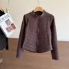 ¡Mismo estilo que la serie LU! Otoño e Invierno Adelgazante Relleno de Lana Cálido Forro Polar Patchwork Cuello Alto Algodón Chaqueta Abrigo Mujer
