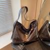 Bolsa Retrô de Grande Capacidade Transfronteiriça para Mulheres Novo Estilo Outono e Inverno 2026 Bolsa de Ombro Tote Versátil e Fashionável Bolsa Transversal