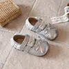Zapatos de Princesa Cerrados con Lazo para Niñas Nueva Moda Versátil 2026 Primavera/Verano Mocasines Planos de Cuero Mary Jane para Niños