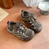 Zapatos de Senderismo para Exteriores para Niños 2026 Nuevo Estilo Otoño Zapatos Deportivos para Niños Zapatos Casuales Alemanes de Entrenamiento para Niños Medianos y Grandes Zapatos para Niñas