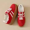 Pessoa baixa 7cm aumento de altura sapatos de treino alemães vermelhos femininos 2026 Primavera/Outono novo estilo retro sola grossa tênis casuais