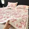 Colcha gruesa de pelo de conejo para invierno, colcha acolchada estilo tatami retro y juego de sábanas con forro polar (conjunto de tres piezas)