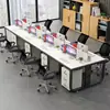Escritorio y silla de oficina modernos minimalistas para varias personas, escritorio de computadora para personal con pantalla, estaciones de trabajo dobles para empleados de oficina