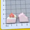 Pastel de Fresa de Dibujos Animados Juguete de Comida Hecho a Mano DIY Pegamento de Crema Accesorios de Resina Pasador Funda para Teléfono Móvil Parche para Vaso de Agua Venta al Por Mayor