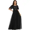 Vestido de comércio exterior europeu 2026 novo elegante longo vestido de noite com retalhos de renda adequado para uso diário