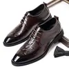 2026 Novo Brogue Floral Britânico Couro Genuíno Formal de Negócios Sapatos de Couro Masculino com Cadarço Derby Bico Fino Jovem