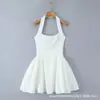 Vestido Curto Branco Puro Sexy Estilo Francês de Verão com Costas Abertas, Cintura Marcada, Emagrecedor, Corte A, Gola Halter