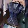 Top Elegante Versátil Azul Marino de Manga Corta con Cuello en V para Mujer, Estilo Commuter, Corte Delgado, Súper Elegante y Único, Nuevo Modelo 2026