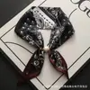Nuevo pañuelo de seda largo pequeño vintage con hebilla de perla magnética para mujer, elegante y con estilo, bufanda de cuello con lazo, moderna y versátil