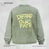 Camiseta de manga comprida com estampa de letras desgastada, corte solto, estilo de rua moderno, top casual de gola redonda masculino para primavera/outono
