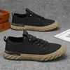 Sapatos de Tecido Antigos de Pequim 2026 Verão Seda Gelada Sapatos Casuais Masculinos Versáteis Slip-On Preguiçosos Tendência Sapatos de Lona Costurados