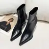 Versátiles y elegantes botas de cuero para mujer estilo británico 2026, botines de tacón alto con punta y tacón grueso para uso en exteriores