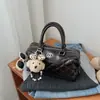 Bolsa de Ombro Acolchoada Fashion de Grande Capacidade para Mulheres 2025 Nova Bolsa Tote de Nicho de Luxo para Trabalho e Deslocamento