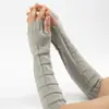 Luvas de Lã G-12 Flor Triangular Outono e Inverno Novas Mangas Falsas para Homens e Mulheres Luvas de Pulso Tricotadas Quentes de Meio Dedo