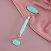 Venta Caliente Transfronteriza Rodillo de Resina de Doble Cabeza Palo Masajeador Relajación Facial Tablero Raspador para Esquinas de los Ojos con Forma de Corazón Palo Rodillo Color Verde Esmeralda