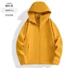 Jaqueta Softshell para Uso Externo para Homens e Mulheres, à Prova de Vento, Impermeável, com Capuz, Roupa para Montanhismo, Jaqueta de Caminhada e Ciclismo para Casais, Primavera e Outono