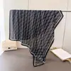 Lenço Quadrado Grande Estampado Imitando Seda com Acabamento Satinado, Simples e Elegante, Lenço de Seda, Xale, Lenço de Cabeça, Cachecol, Lenço Decorativo