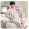 Roupão vestível outono e inverno estilo casal absorvente sem bolinhas casa confortável estilo longo banho estação outono e inverno pijama bordado