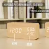 Despertador de Año Nuevo, pantalla digital multifuncional para temperatura, humedad y hora, reloj de escritorio de madera, suministro para transmisión en vivo transfronteriza, reloj de madera